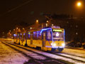 Mikulášská tramvaj KT8D5-RN2P č. 292 na Slovanské aleji krátce po vyzdobení 1. 12. 2018