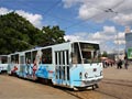 T6B5 s kinder tučňáckou reklamou nedaleko nádraží - 
Radio iela 9. 6. 2009