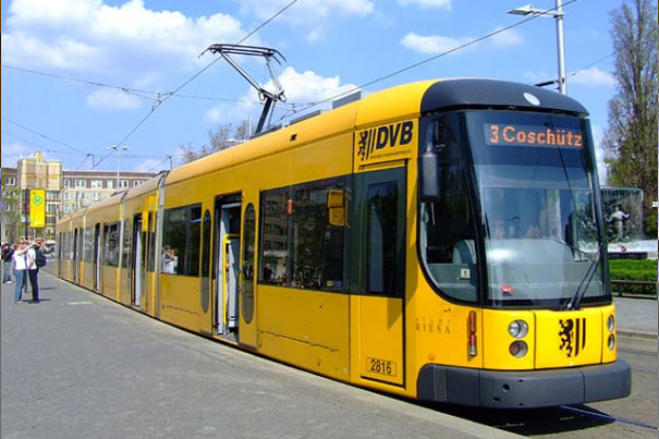 Drážďanské tramvaje mají také výrazné městské znaky.
