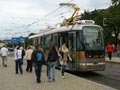Prototyp tramvaje Vario LF plus v sadech Pětatřicátníků v první den zkušebního provozu s cestujícími 1. 9. 2010