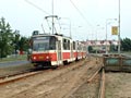 299 stoupá Karlovarskou třídou při opravě kolejiště U Družby 21. 7. 2002