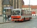Autobus náhradní dopravy označený linkou 1/2 na náměstí Republiky  3. 4. 2006