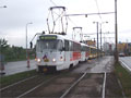 Kolona tramvají vzniklá po vykolejení Astry č. 304 na Karlovarské třídě 6. 5. 2009, foto: D. Jelínek