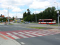 Zastavená doprava na Karlovarské krátce po nálezu cca ve 13:45 - 24. 7. 2011