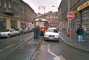 Chebský gumokolák parkující na kolejích